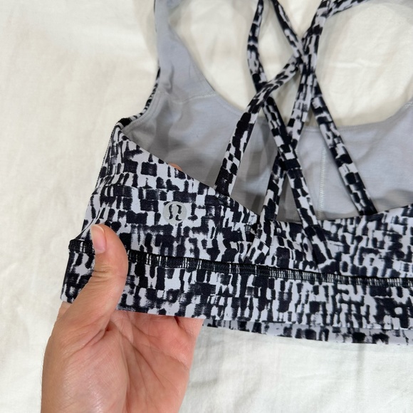 LULULEMON ENERGY BRA URBAN BLOCK ICE GREY BLACK - Picture 7 of 8